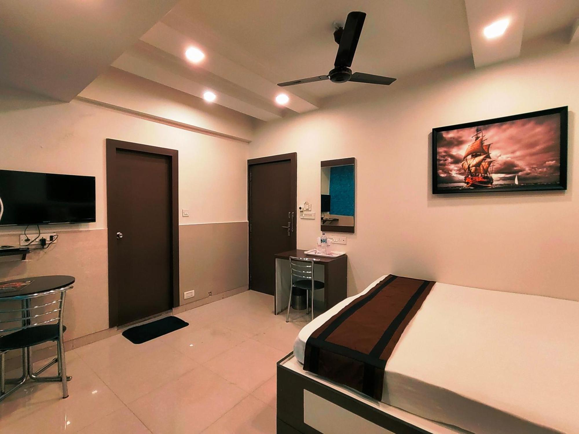 Hotel Steam Калькутта Экстерьер фото