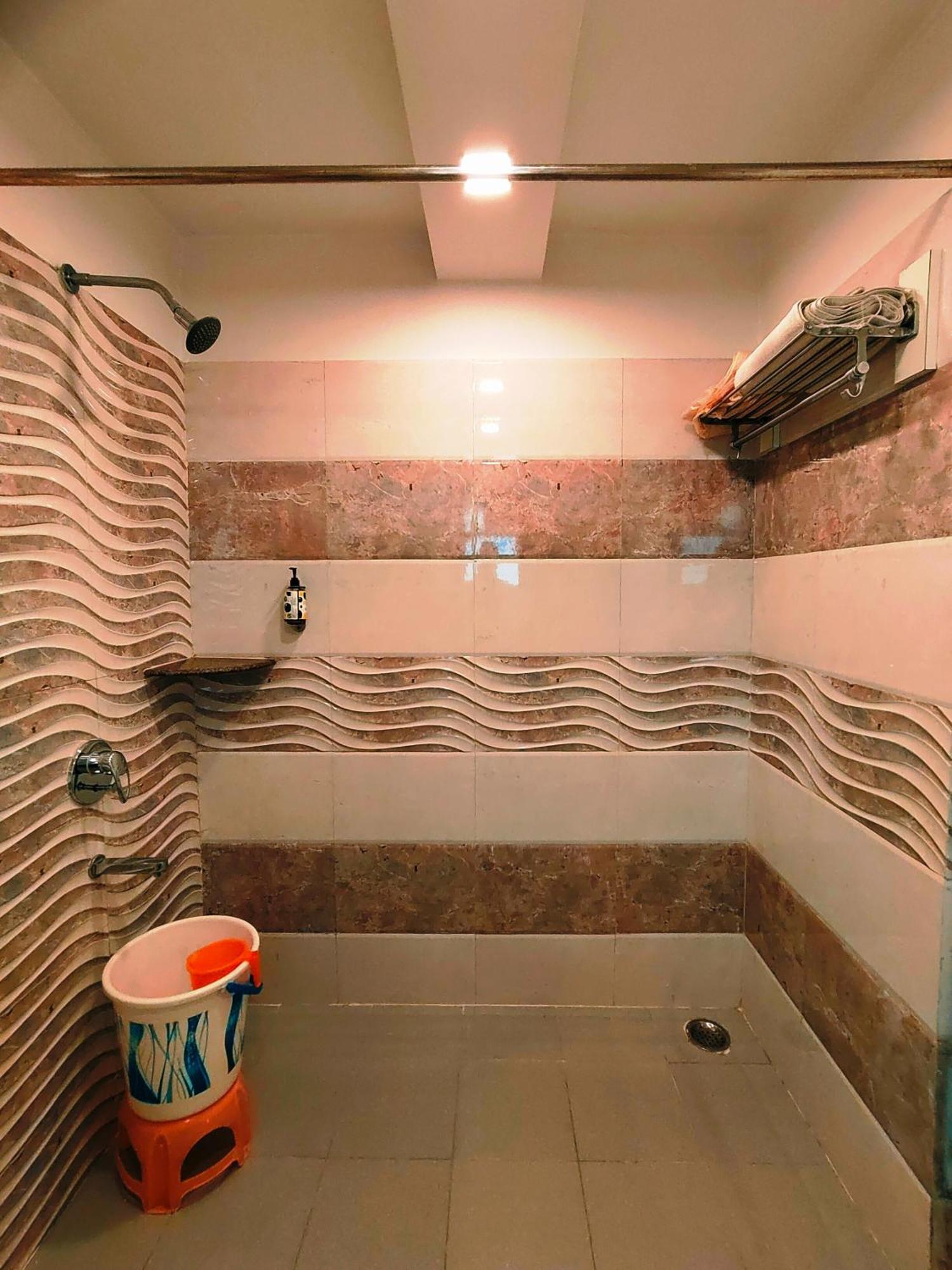 Hotel Steam Калькутта Экстерьер фото
