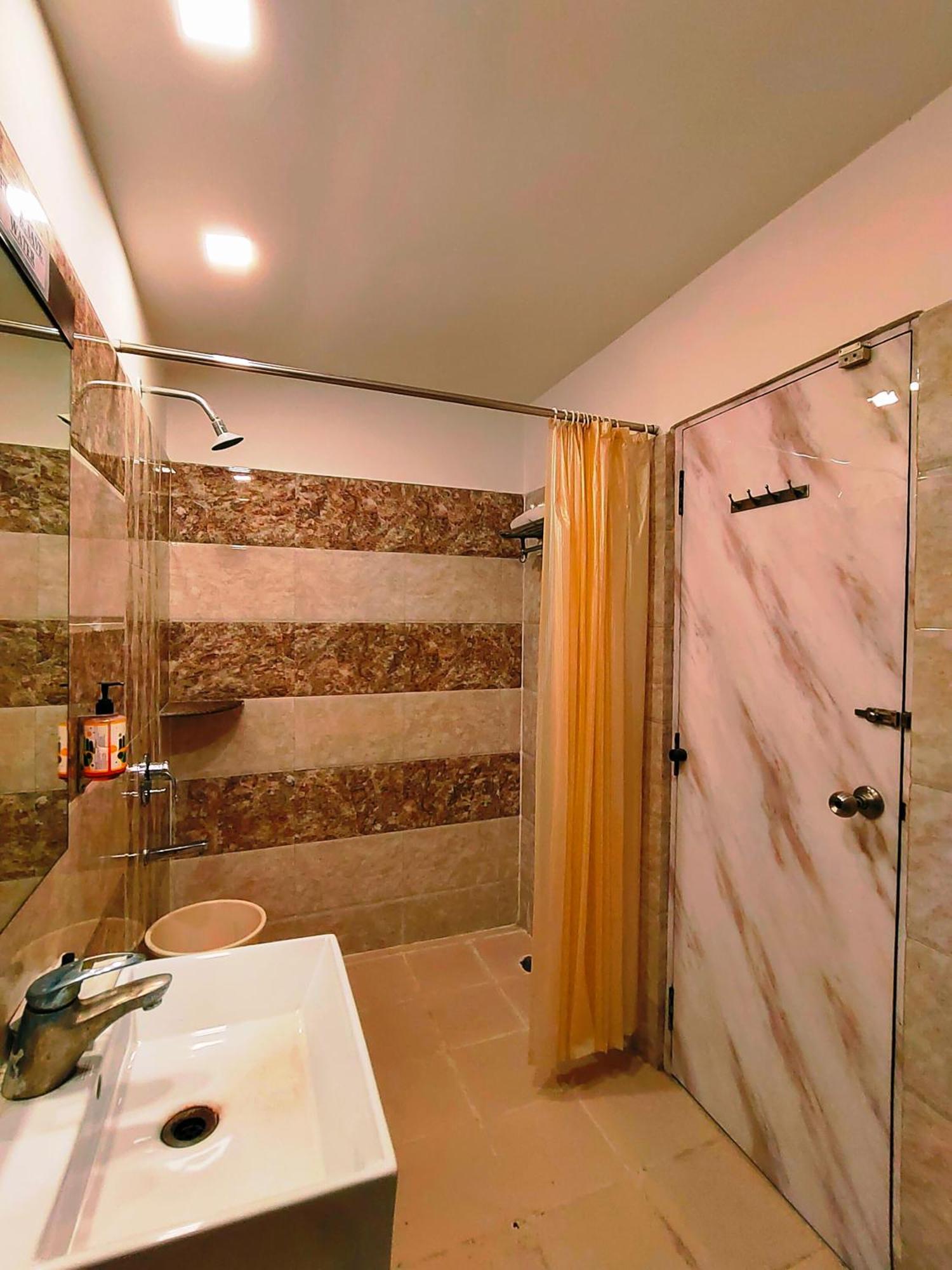 Hotel Steam Калькутта Экстерьер фото