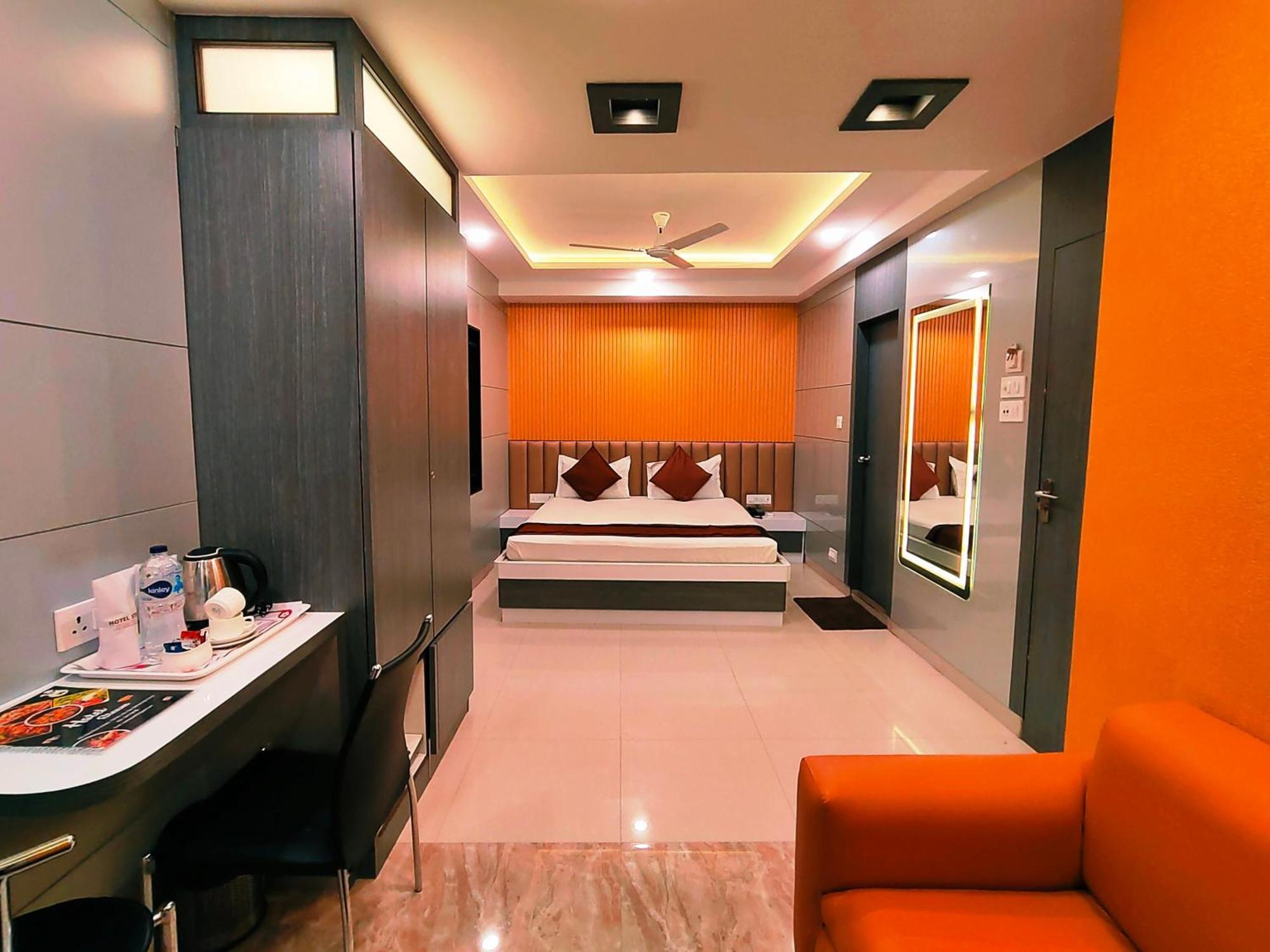 Hotel Steam Калькутта Экстерьер фото